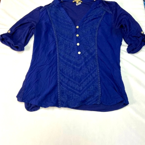 Democracy - Womans Blouse /  Split Neck / Button Down - Picture 2 of 9